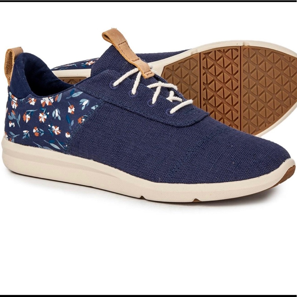 TOMS Cabrillo Floral Navy Fashion Sneaker Size 6.5